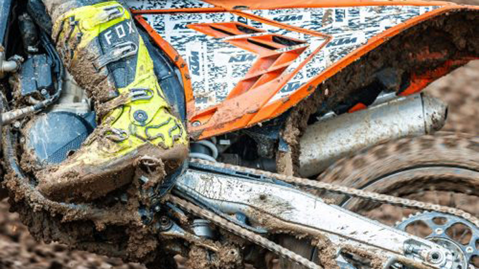 Παρά τις φήμες που τα προηγούμενα χρόνια ήθελαν την KTM να εγκαταλείπει τους δίχρονους κινητήρες, τα νεότερα δεδομένα δείχνουν το ακριβώς αντίθετο.