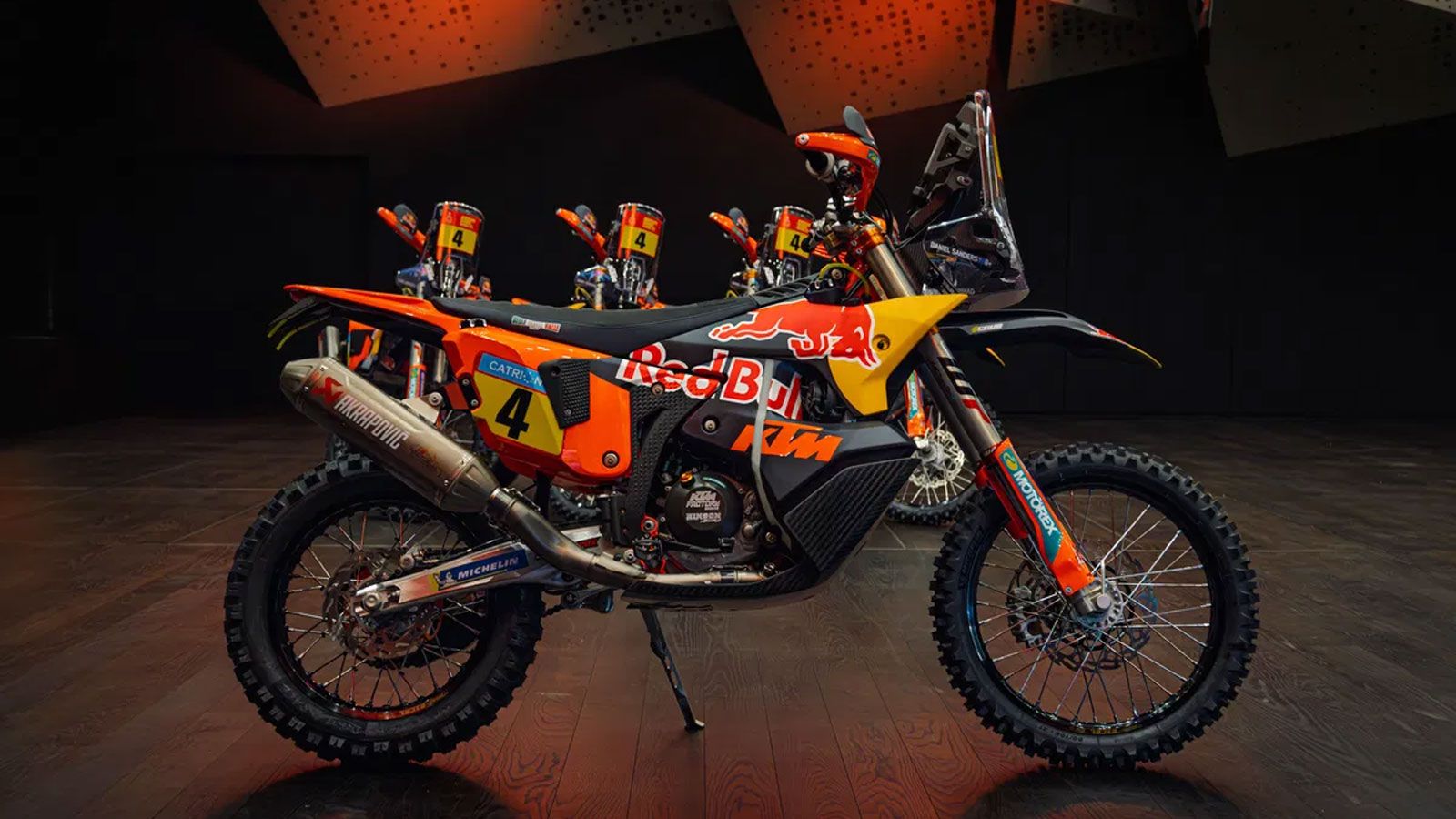 Η KTM 450 Rally Replica 2026 παρουσιάστηκε επίσημα, φέροντας μαζί της όλη την εμπειρία της KTM από τον σκληρότερο αγώνα Rally Raid του κόσμου. Η KTM 450 Rally Replica 2026 παρουσιάστηκε επίσημα, φέροντας μαζί της όλη την εμπειρία της KTM από τον σκληρότερο αγώνα Rally Raid του κόσμου.