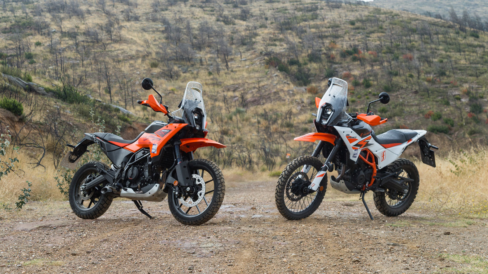 Τώρα μάλιστα! Αυτή είναι η πρώτη σκέψη στη θέα του νέου ΚΤΜ 390 Adventure καθώς πλέον αποκτά πιο σκληροπυρηνική σχεδίαση που παραπέμπει σε Rally Dakar μοτοσυκλέτα. 