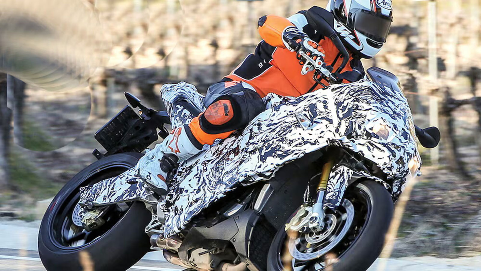 KTM V4: Το project που εξαφανίστηκε μπορεί να επιστρέψει με τη βοήθεια της Bajaj 