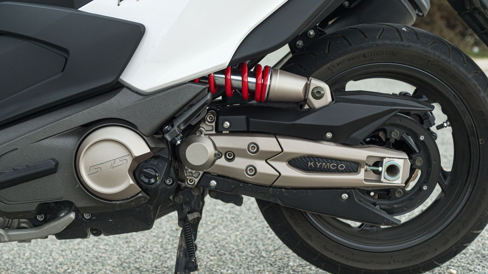 Kymco AK 575 Premium - Τεχνικά χαρακτηριστικά