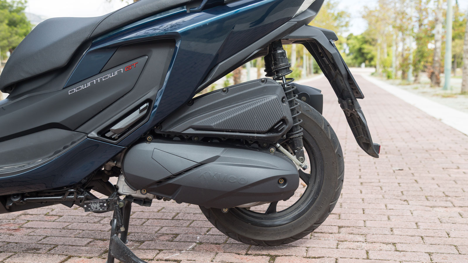 Ο μονοκύλινδρος υγρόψυκτος κινητήρας των 321 κυβικών με την κωδική ονομασία G5-SC δίνει έμφαση στην αξιοπιστία και την αντοχή σε σκληρή χρήση καθώς φέρει επίστρωση με νιτρίδιο χρωμίου σε έμβολο και ελ