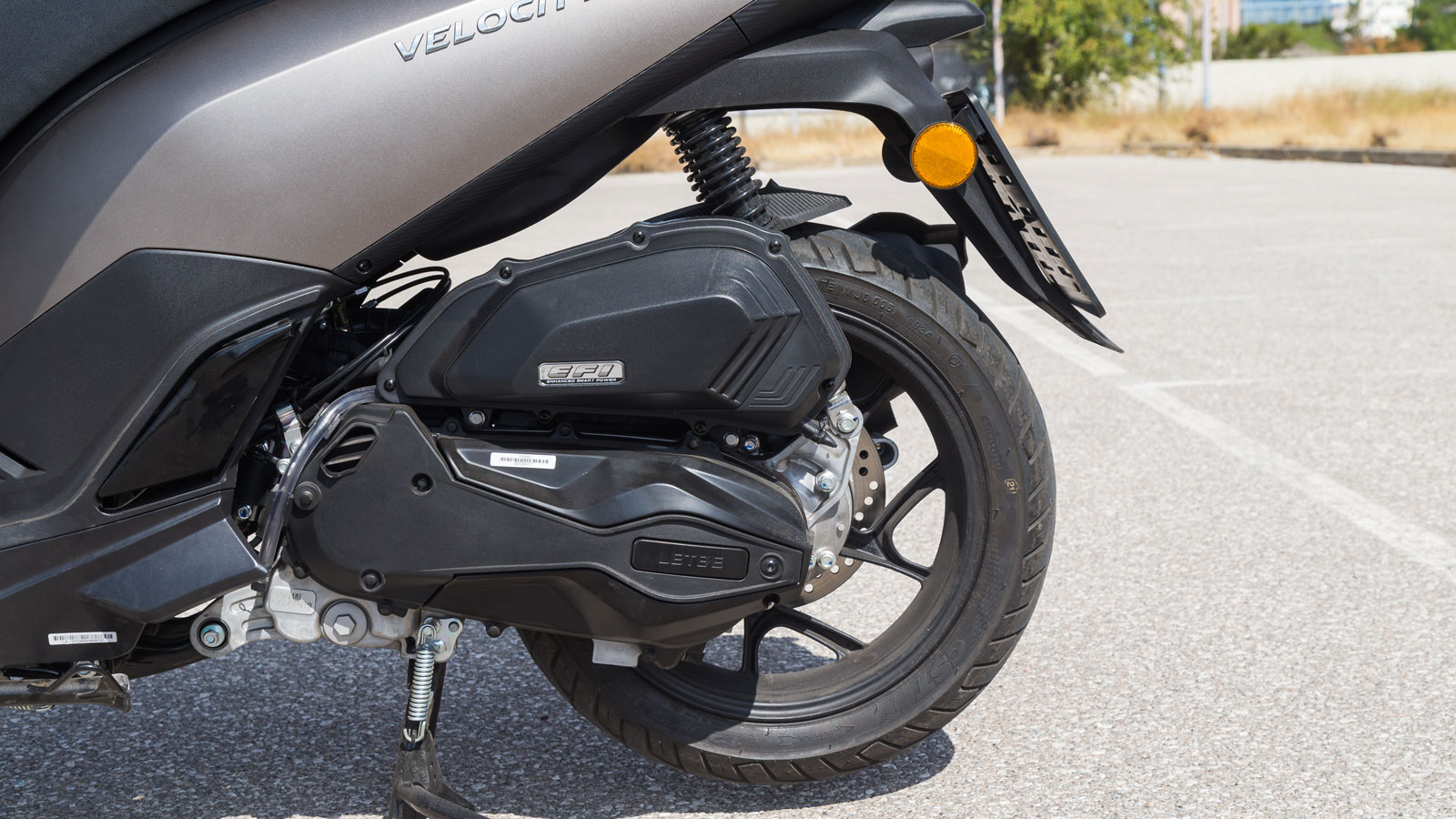 Ο κινητήρας με τον οποίο εξοπλίζεται το μοντέλο της LETBE είναι μονοκύλινδρος υδρόψυκτος τετραβάλβιδος, πληροί τις αυστηρές προδιαγραφές Euro 5+ και αποδίδει 12 ίππους στις 8.250 σ.α.λ. και 12.5 Nm ρο