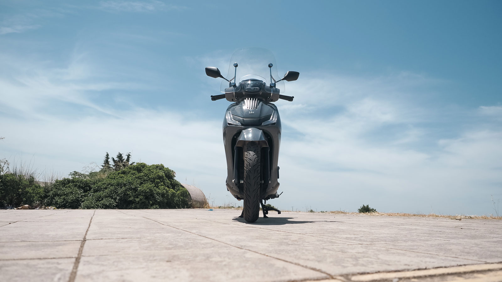 Η αλήθεια είναι πως η κατηγορία των scooter στα 200 κυβικά είναι μια από τις αγαπημένες μας καθώς «παντρεύει» χαρακτηριστικά που κάθε αναβάτης εκτιμά στις καθημερινές του διαδρομές· ταχύτητα, άνεση κα