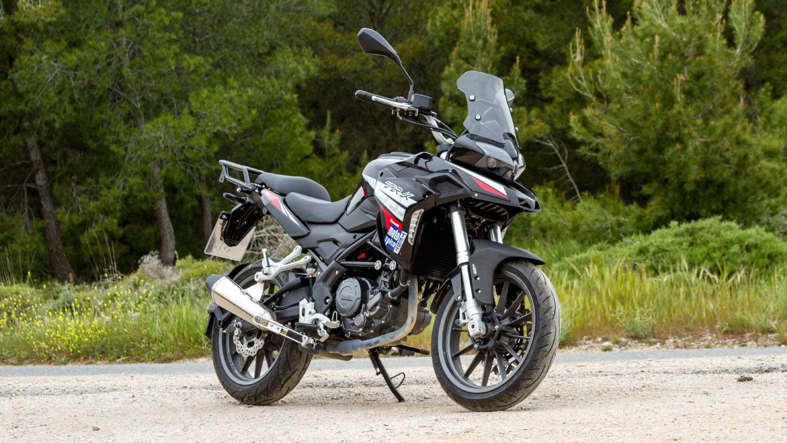 Ποια είναι τα καλύτερα μικρά adventure Benelli TRK 251 - benelli trk ...