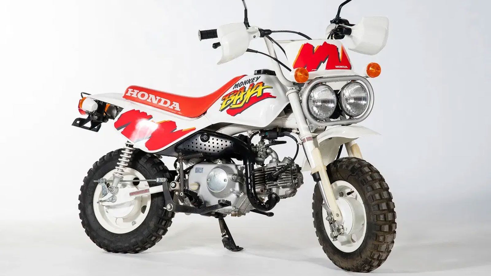 Η Honda σχεδιάζει την επιστροφή του εμβληματικού Monkey Baja 125, ενός μοντέλου που ξεχώρισε τη δεκαετία του Ά90 για τον παιχνιδιάρικο και μοναδικό του σχεδιασμό. Η Honda σχεδιάζει την επιστροφή του εμβληματικού Monkey Baja 125, ενός μοντέλου που ξεχώρισε τη δεκαετία του Ά90 για τον παιχνιδιάρικο και μοναδικό του σχεδιασμό.