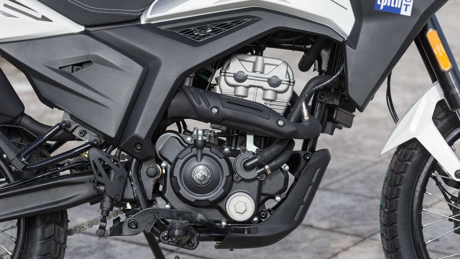 Το Morbidelli T 125X εξοπλίζεται με έναν σύγχρονο μονοκύλινδρο, υδρόψυκτο κινητήρα 124 κ.εκ., με τετραβάλβιδη κεφαλή και διάταξη DOHC (Dual Overhead Camshaft).