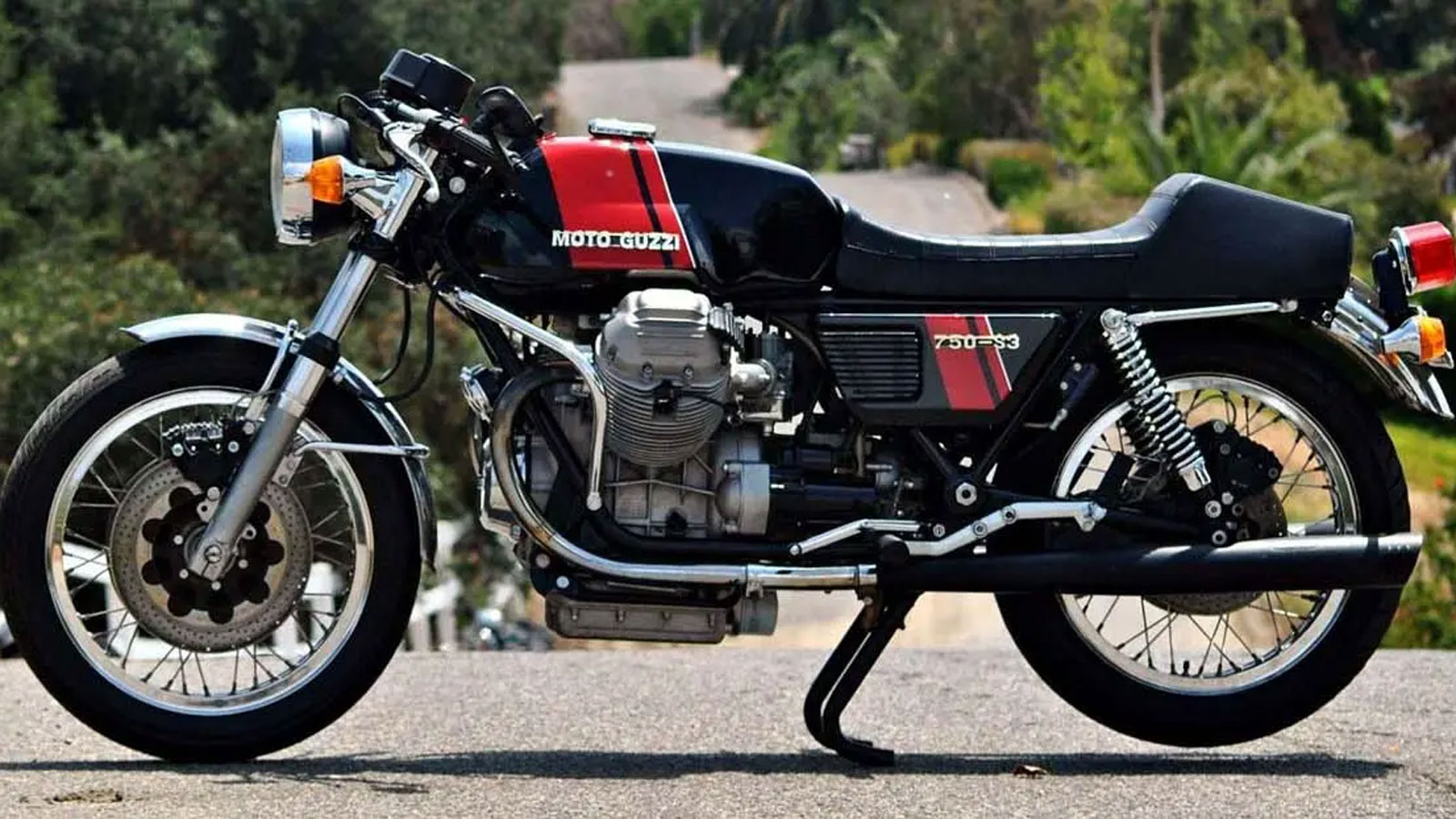 Στις αρχές της δεκαετίας του 70, η Moto Guzzi βρισκόταν σε μια κρίσιμη καμπή. Μετά από μια περίοδο οικονομικών δυσκολιών και εσωτερικών αναταραχών, η ανάληψη της εταιρείας από τη SEIMM το 1969 έφερε ο