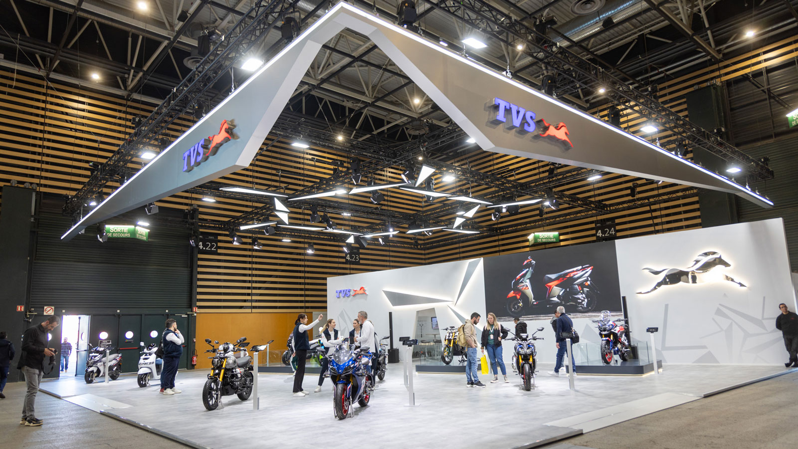 Η TVS Motor Company κάνει το πρώτο της στρατηγικό βήμα στην Ευρώπη και η Ελλάδα βρίσκεται στο επίκεντρο. Η MUVUS αναλαμβάνει την αποκλειστική εκπροσώπηση της TVS Motor Company στην Ελλάδα, σηματοδοτών Η TVS Motor Company κάνει το πρώτο της στρατηγικό βήμα στην Ευρώπη και η Ελλάδα βρίσκεται στο επίκεντρο. Η MUVUS αναλαμβάνει την αποκλειστική εκπροσώπηση της TVS Motor Company στην Ελλάδα, σηματοδοτών