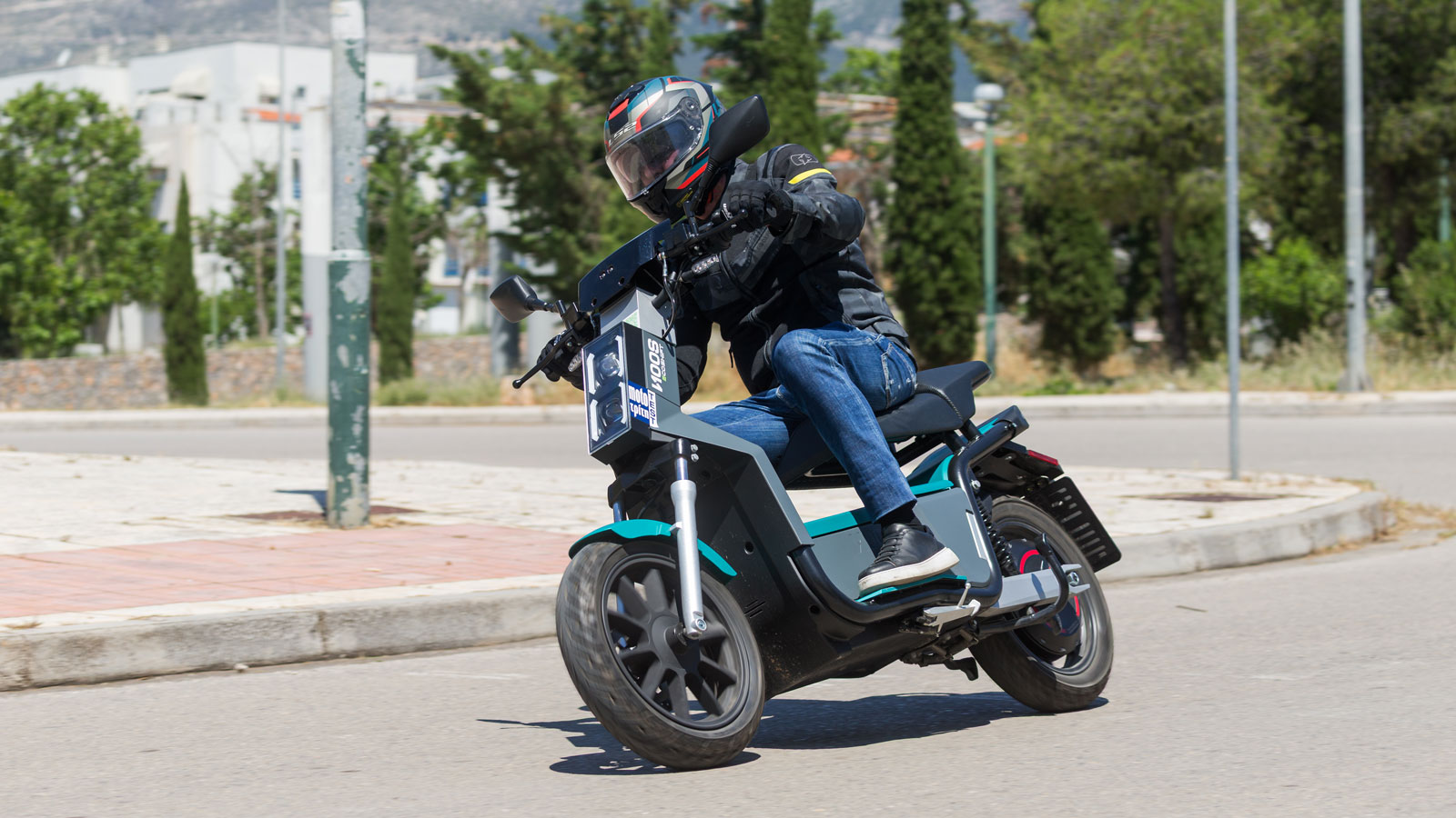 Δοκιμάζουμε το νέο Ελληνικό ηλεκτρικό scooter NOOS 