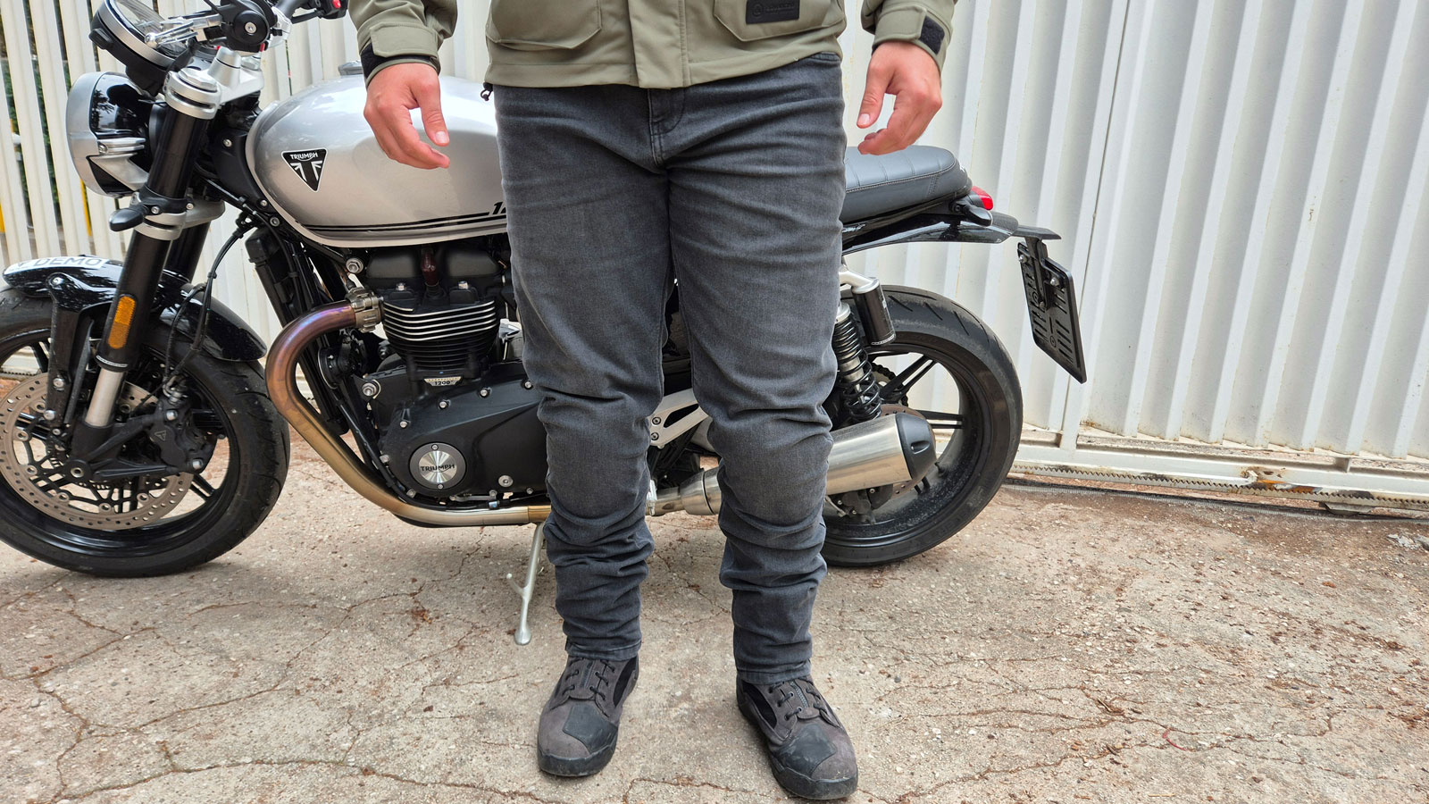 Το Nordcode Stelvio Jeans, είναι ένα καθημερινό, μοτοσυκλετιστικό παντελόνι με προστασία κλάσης ΑΑ. Το Nordcode Stelvio Jeans, είναι ένα καθημερινό, μοτοσυκλετιστικό παντελόνι με προστασία κλάσης ΑΑ.