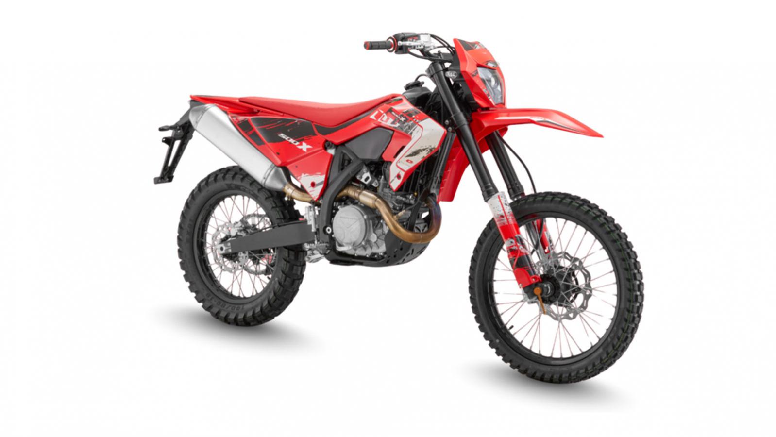 Η QJMotor COV 500 X σηματοδοτεί την πρώτη σοβαρή είσοδο της εταιρείας στον απαιτητικό κόσμο των enduro μοτοσυκλετών.