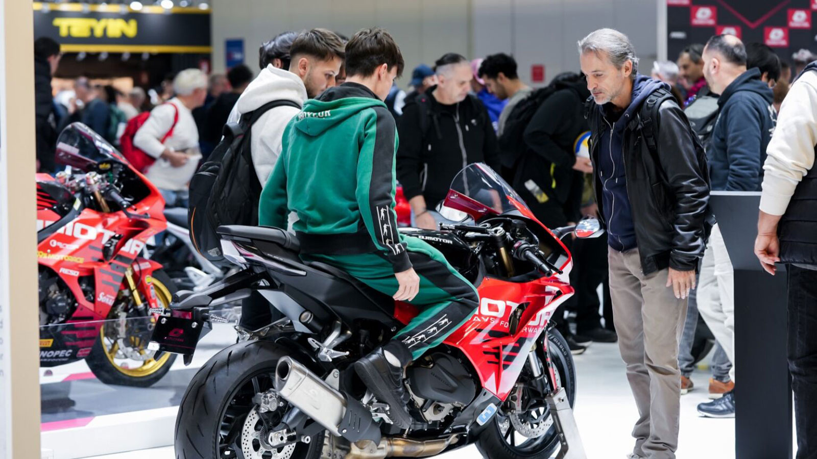 Η μεγαλύτερη EICMA στην ιστορία με δέκα περίπτερα. Η μεγαλύτερη EICMA στην ιστορία με δέκα περίπτερα.
