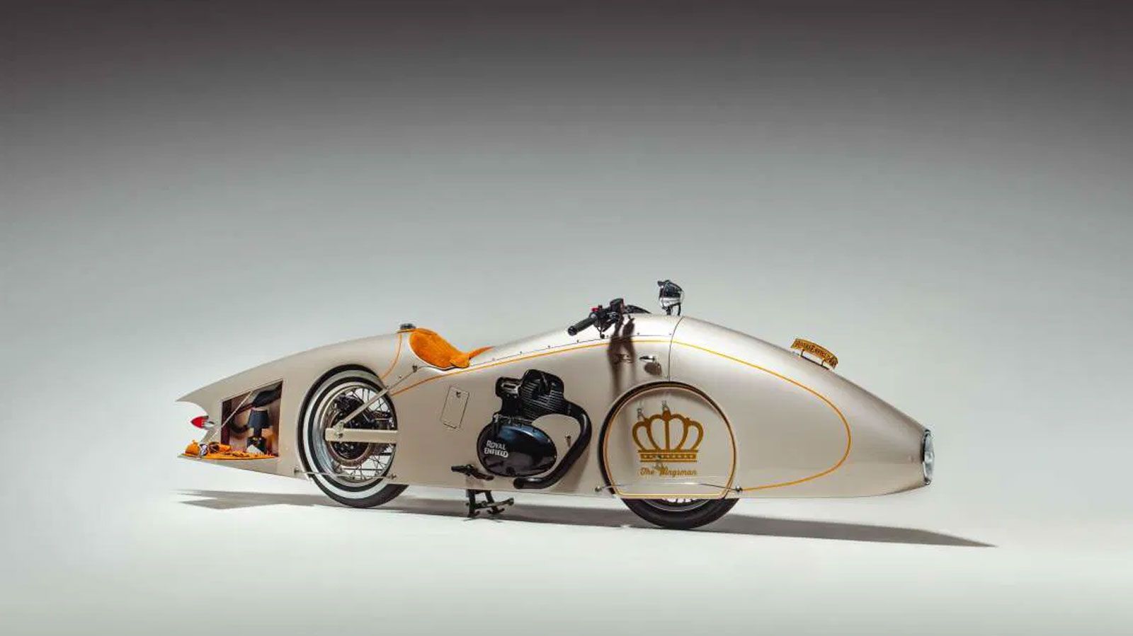 Η Royal Enfield επιστρέφει φέτος στο Goodwood Festival of Speed και φέρνει μαζί της τέσσερα μοναδικά custom μοντέλα βασισμένα στη Shotgun 650. Η Royal Enfield επιστρέφει φέτος στο Goodwood Festival of Speed και φέρνει μαζί της τέσσερα μοναδικά custom μοντέλα βασισμένα στη Shotgun 650.