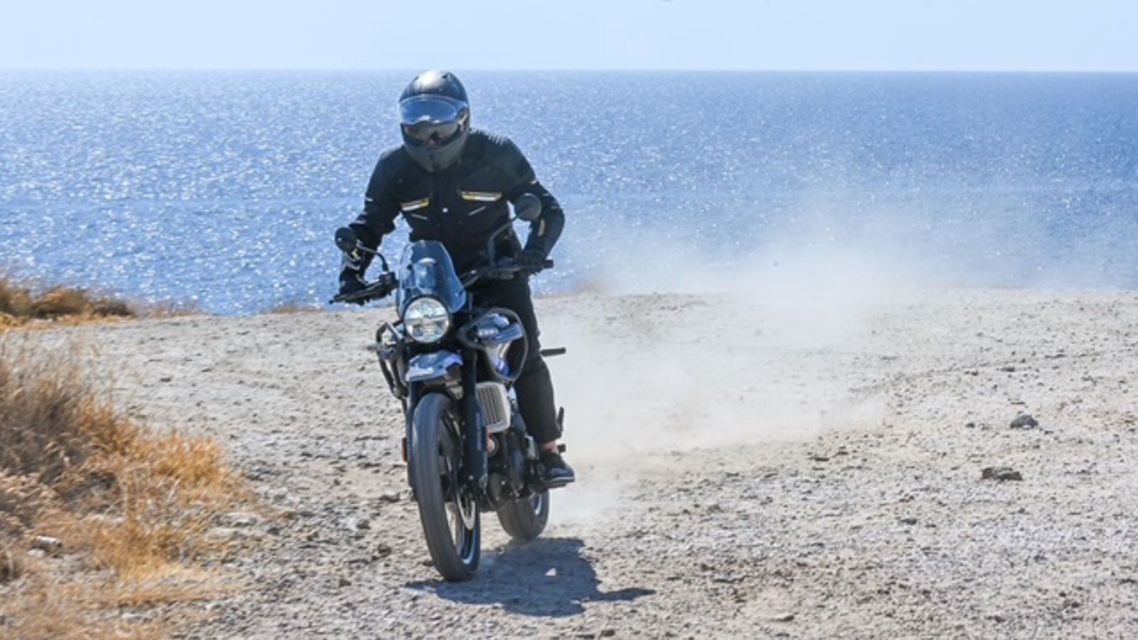 Η Royal Enfield παρουσίασε στην Αθήνα το νέο εξοπλισμό αναβάτη 
