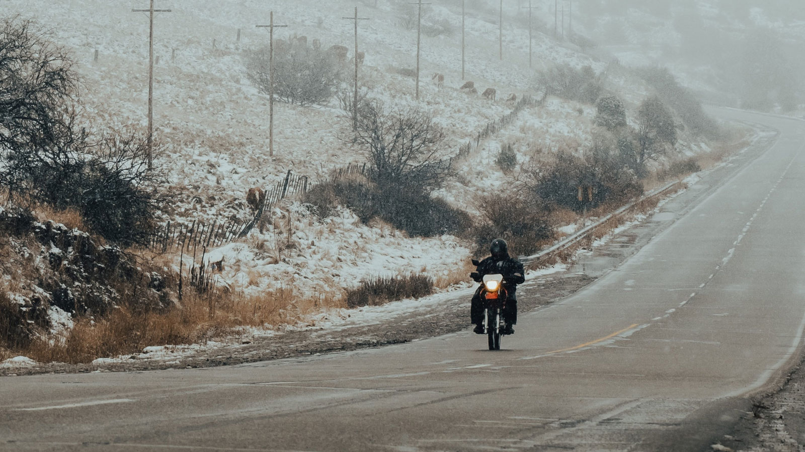 Μοτοσυκλέτα και χειμώνας: Γιατί κάποιες ημέρες είναι καλύτερα να μένεις εκτός δρόμου Μοτοσυκλέτα και χειμώνας: Γιατί κάποιες ημέρες είναι καλύτερα να μένεις εκτός δρόμου