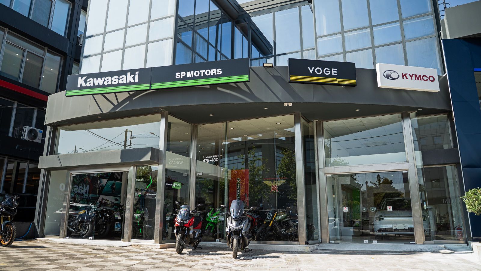 Η SP Motors άνοιξε επίσημα τις πόρτες του νέου της καταστήματος, προσφέροντας έναν σύγχρονο χώρο που συνδυάζει την αντιπροσώπευση επώνυμων εταιρειών με υπηρεσίες υψηλής ποιότητας στον τομέα της τεχνικ Η SP Motors άνοιξε επίσημα τις πόρτες του νέου της καταστήματος, προσφέροντας έναν σύγχρονο χώρο που συνδυάζει την αντιπροσώπευση επώνυμων εταιρειών με υπηρεσίες υψηλής ποιότητας στον τομέα της τεχνικ