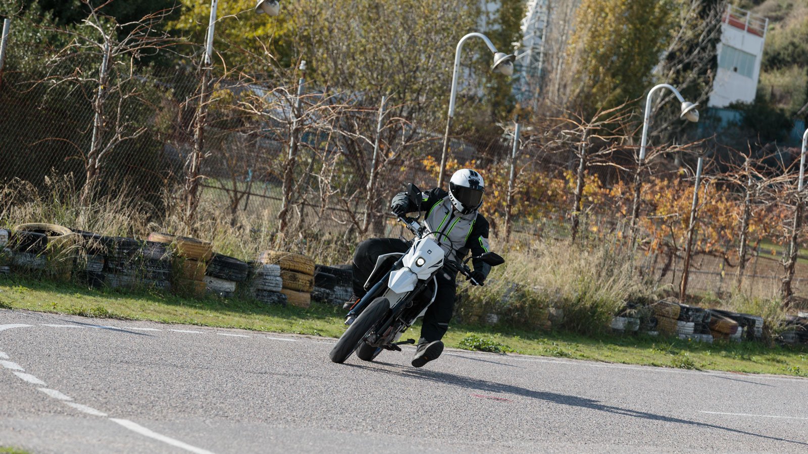 Suzuki DRZ-4SM - Test