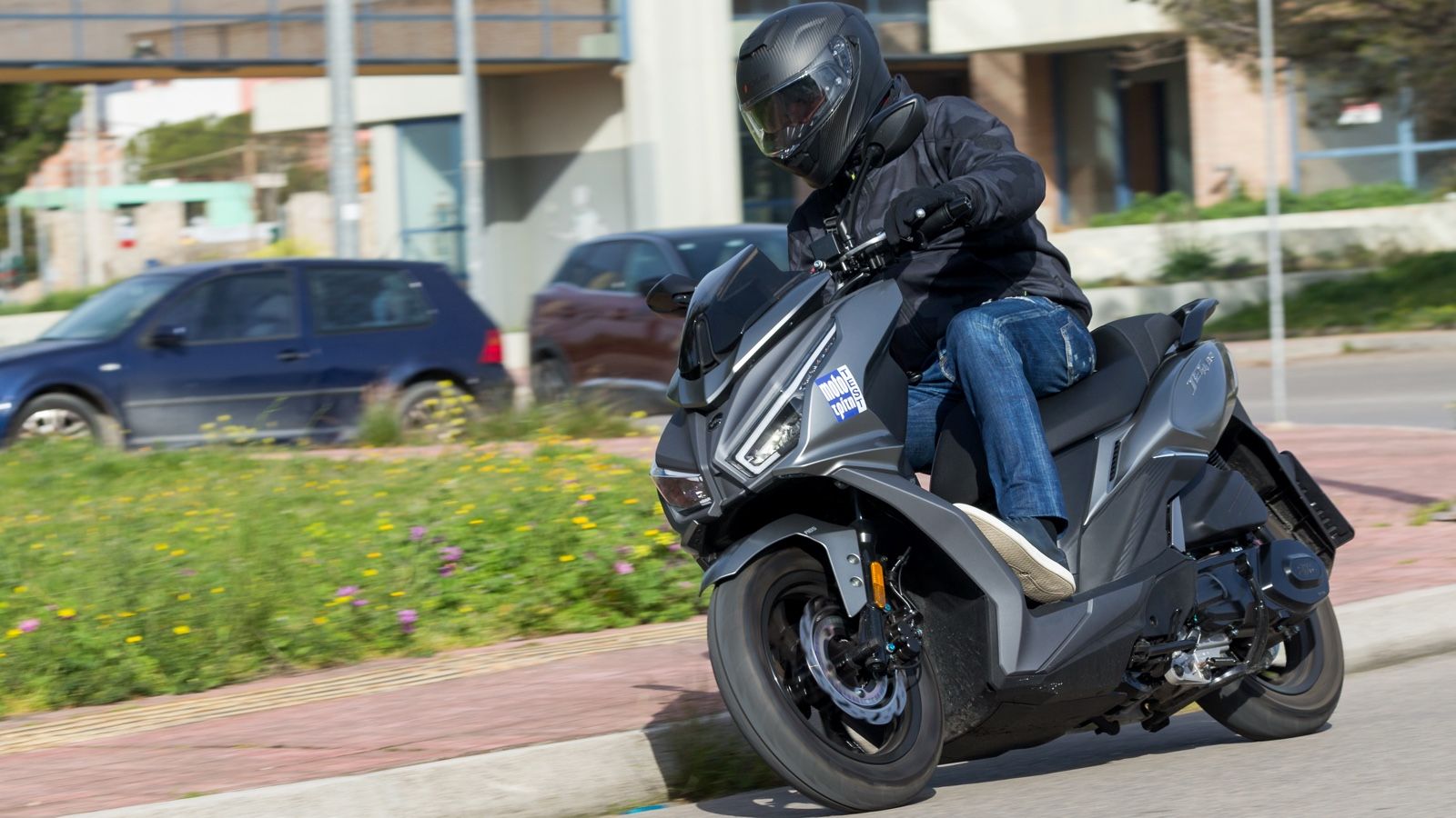 SYM JET14 EVO 125: Με 12,5 ίππους, μεγαλύτερους χώρους και τιμή 2.795 ευρώ 