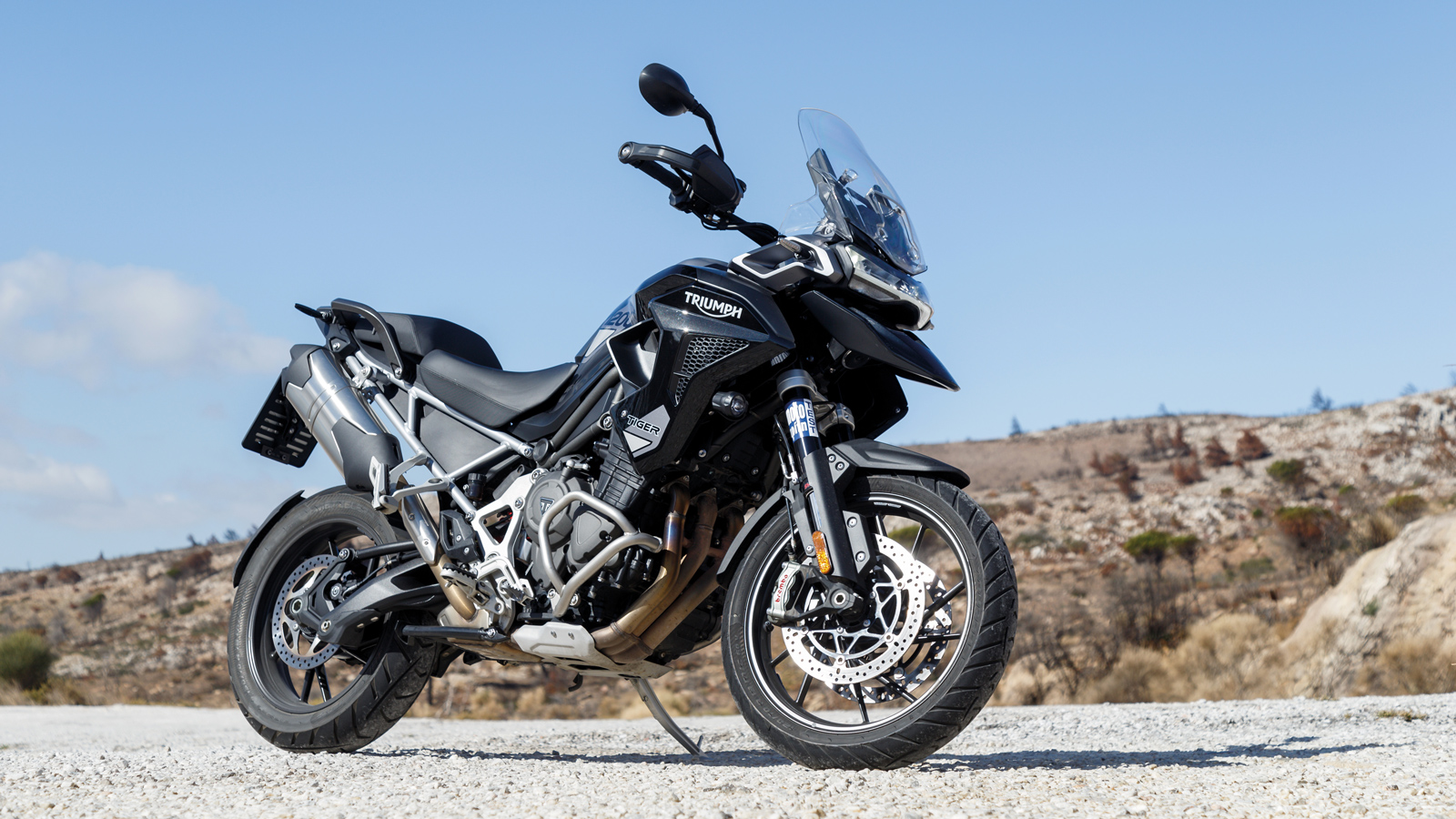 Η νέα Tiger 1200 GT Pro είναι γρήγορη, άνετη, προσφέρει εξαιρετική προστασία από τις καιρικές συνθήκες και δεν θα αρνηθεί να ακολουθήσει όσους έχουν πιο σπορ ανησυχίες.