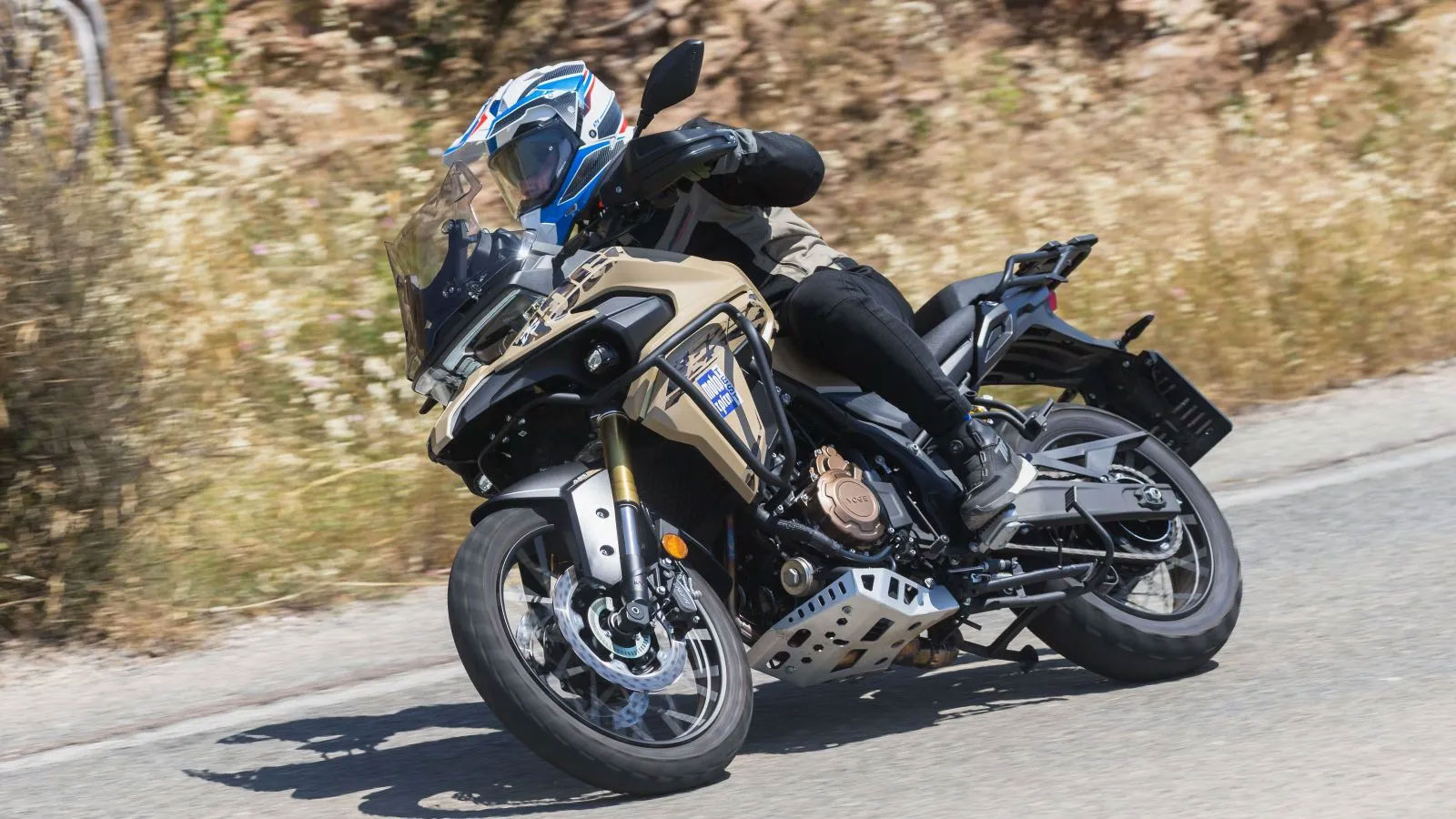 Η Damian Racing Moto, υπό τη διεύθυνση του Γιώργου Δαμνιάνακη, αποτελεί επίσημο συνεργάτη της VOGE και σημείο αναφοράς για όσους θέλουν να δουν και να οδηγήσουν τα μοντέλα από κοντά. Η Damian Racing Moto, υπό τη διεύθυνση του Γιώργου Δαμνιάνακη, αποτελεί επίσημο συνεργάτη της VOGE και σημείο αναφοράς για όσους θέλουν να δουν και να οδηγήσουν τα μοντέλα από κοντά.