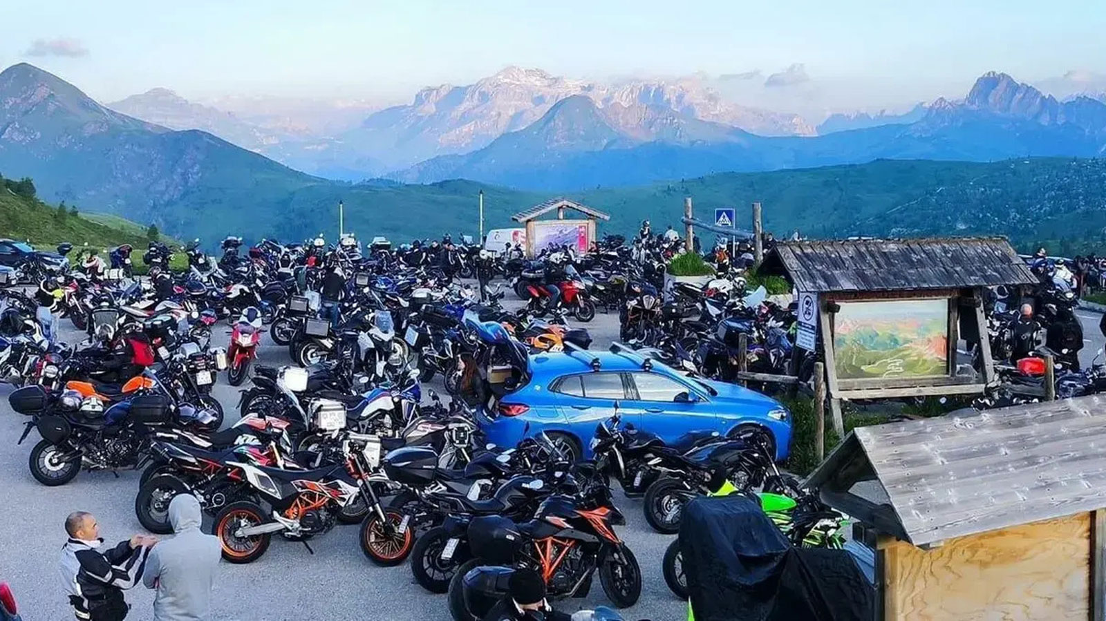 Απαγόρευση στους Δολομίτες: «Κόβουν» τους αγώνες μοτοσυκλέτας στα ορεινά Απαγόρευση στους Δολομίτες: «Κόβουν» τους αγώνες μοτοσυκλέτας στα ορεινά