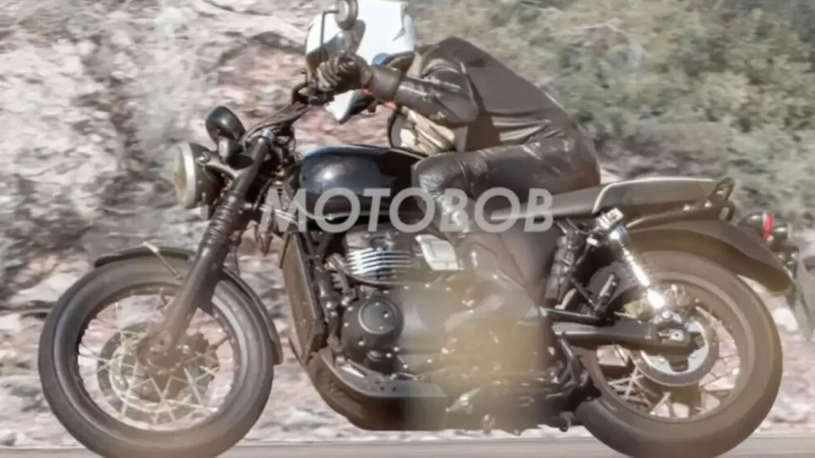 Η Triumph Bonneville 400 φαίνεται πως πλησιάζει όλο και περισσότερο στην παραγωγή, καθώς νέες κατασκοπευτικές φωτογραφίες από την Ινδία αποκαλύπτουν την εξέλιξη του project. 