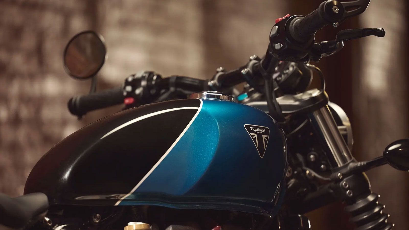 Η Triumph Bonneville Bobber 2026 κάνει το επόμενο βήμα στην εξέλιξη του πιο χαρακτηριστικού bobber της σύγχρονης εποχής. Η Triumph Bonneville Bobber 2026 κάνει το επόμενο βήμα στην εξέλιξη του πιο χαρακτηριστικού bobber της σύγχρονης εποχής.
