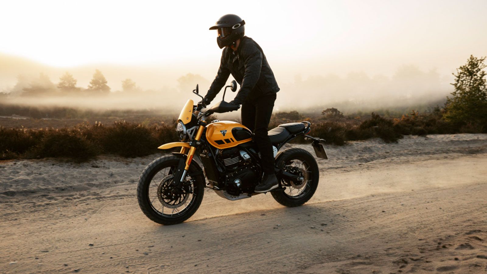 Η νέα Triumph Scrambler 400 XC φέρνει στην κατηγορία των μικρών κυβισμών τον χαρακτήρα, την αύρα και την εμφάνιση ενός αυθεντικού scrambler, χωρίς να κάνει εκπτώσεις σε ποιότητα, τεχνολογία ή εξοπλισμ Η νέα Triumph Scrambler 400 XC φέρνει στην κατηγορία των μικρών κυβισμών τον χαρακτήρα, την αύρα και την εμφάνιση ενός αυθεντικού scrambler, χωρίς να κάνει εκπτώσεις σε ποιότητα, τεχνολογία ή εξοπλισμ