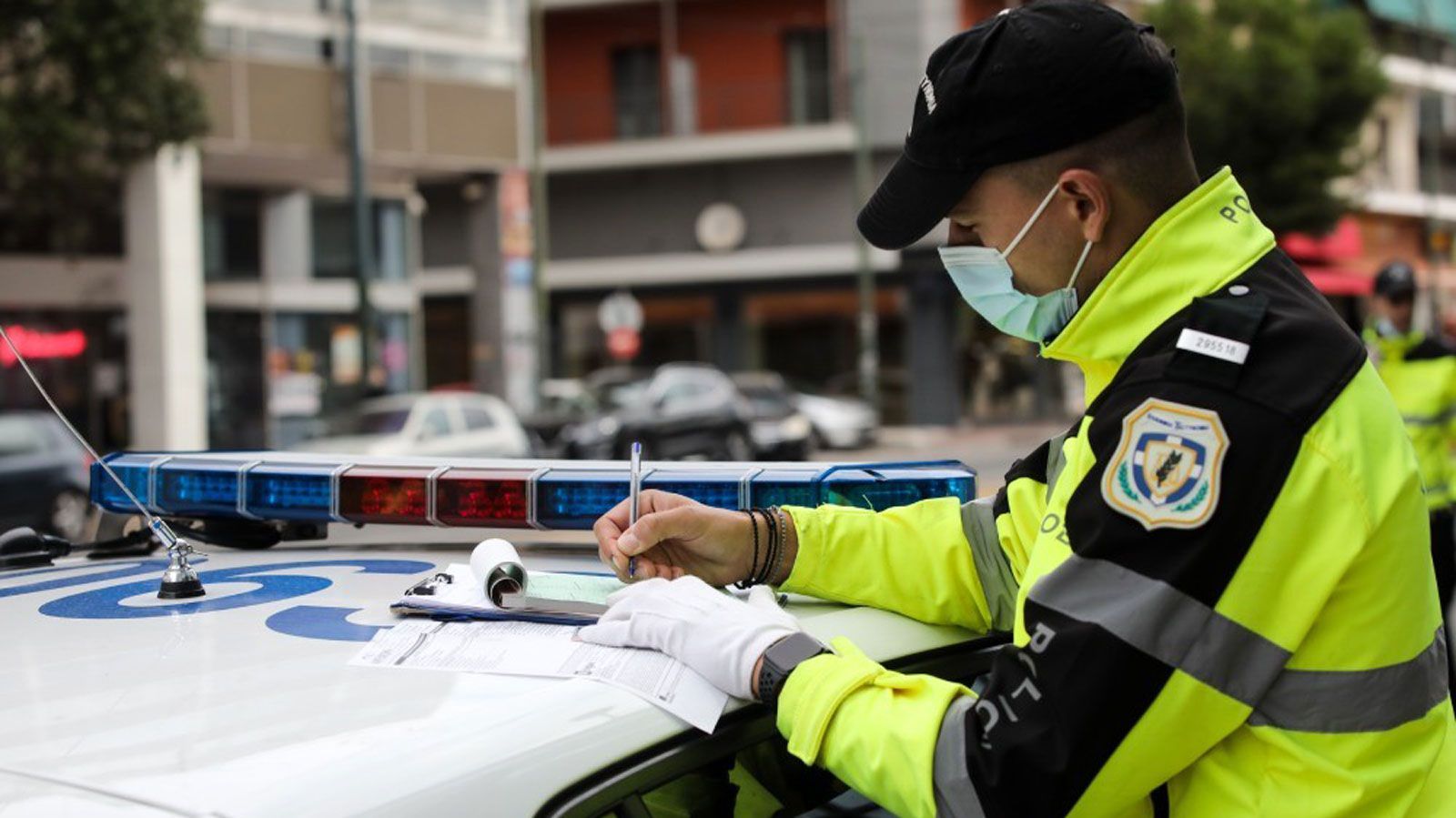 Τα πρώτα θετικά αποτελέσματα της αυστηρής εκστρατείας της Τροχαίας φαίνεται πως γίνονται πλέον ορατά. Σύμφωνα με τα τελευταία στοιχεία, την εβδομάδα 20–26 Οκτωβρίου 2025, οι βεβαιωμένες παραβάσε Τα πρώτα θετικά αποτελέσματα της αυστηρής εκστρατείας της Τροχαίας φαίνεται πως γίνονται πλέον ορατά. Σύμφωνα με τα τελευταία στοιχεία, την εβδομάδα 20–26 Οκτωβρίου 2025, οι βεβαιωμένες παραβάσε