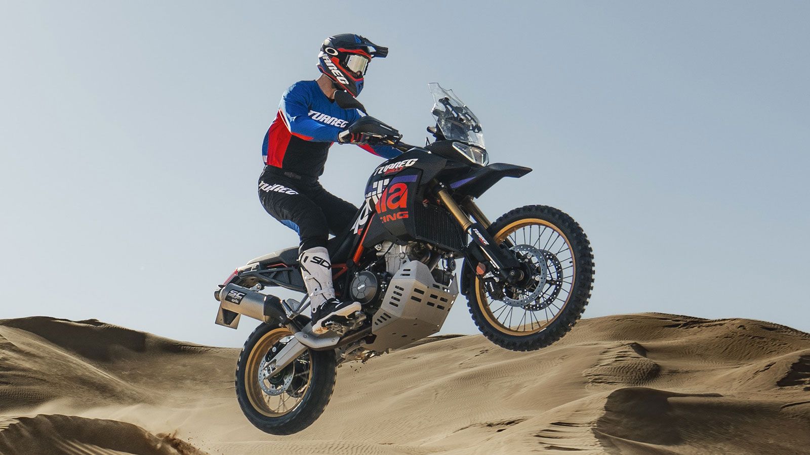 Η Aprilia γιορτάζει την εντυπωσιακή επιτυχία της στο Hellas Rally Raid 2025 με μια ειδική προσφορά για τους φίλους της περιπέτειας. Η Tuareg 660, η adventure μοτοσυκλέτα που ξεχωρίζει για την αντοχή κ Η Aprilia γιορτάζει την εντυπωσιακή επιτυχία της στο Hellas Rally Raid 2025 με μια ειδική προσφορά για τους φίλους της περιπέτειας. Η Tuareg 660, η adventure μοτοσυκλέτα που ξεχωρίζει για την αντοχή κ