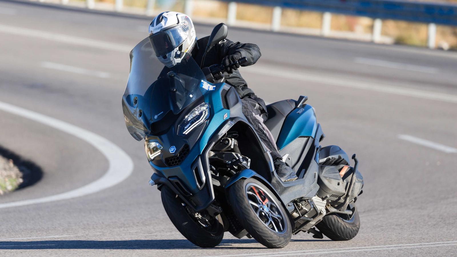 Piaggio MP3 530 Exclusive - Test Εμφάνιση - ποιότητα Ανεση - εργονομία ...