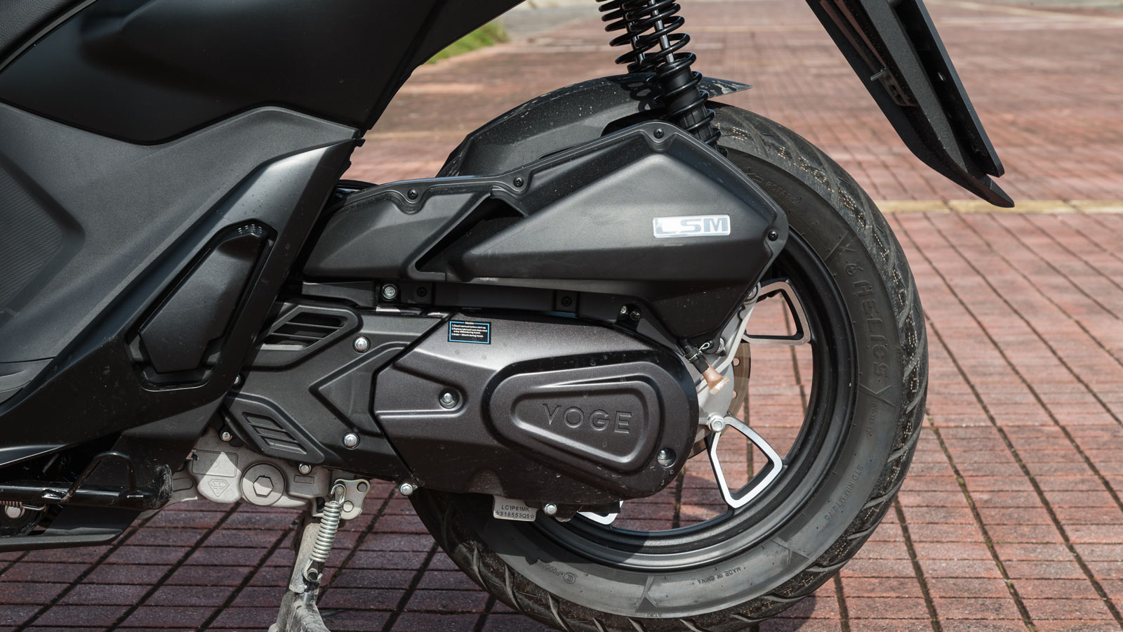 Στην καρδιά του Voge SR16 200 ACC βρίσκεται ένας σύγχρονος, μονοκύλινδρος, υγρόψυκτος κινητήρας 174,1 κ.εκ., συμβατός με τις προδιαγραφές Euro 5+. 