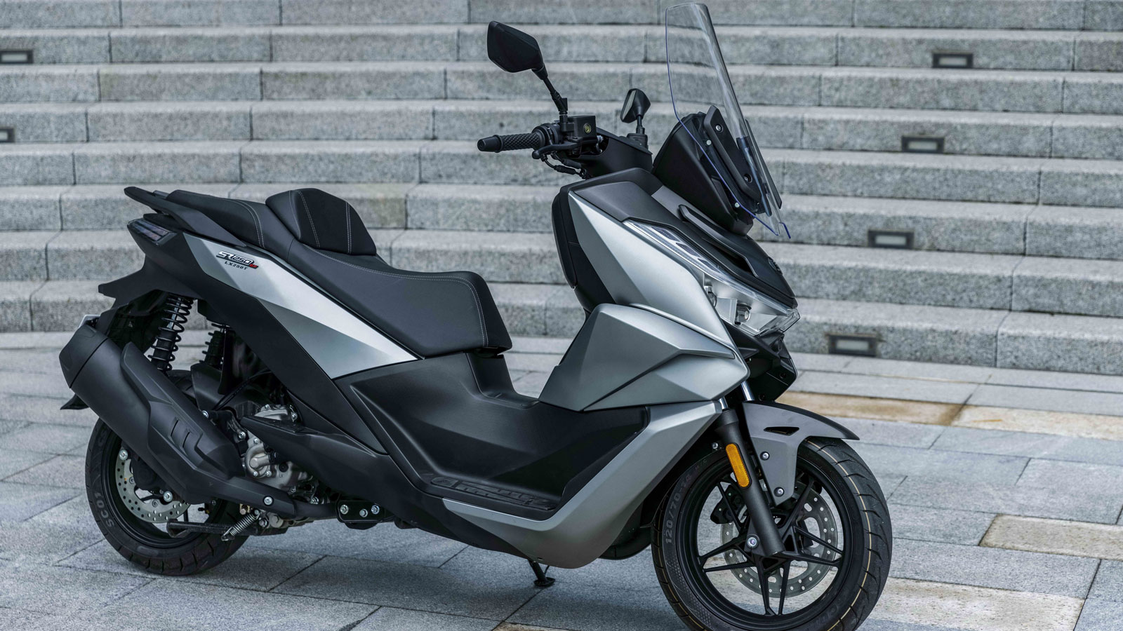 Τρία scooter της σειράς SR αποκτούν νέο, χαμηλότερο κόστος αγοράς Τρία scooter της σειράς SR αποκτούν νέο, χαμηλότερο κόστος αγοράς