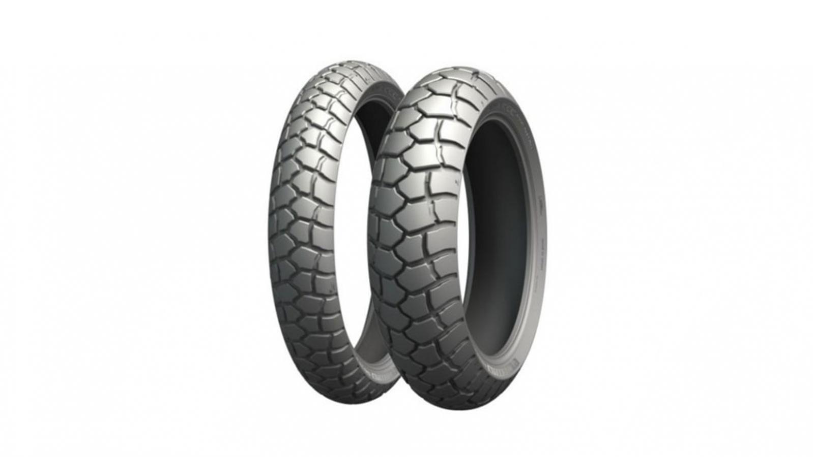Τα μικτής χρήσης ελαστικά Michelin Anakee Adventure, με πιο ασφάλτινο προσανατολισμό, παρέχουν την απαραίτητη πρόσφυση σε άσφαλτο και χώμα χάρη στην δίγομη τεχνολογία M+S. 