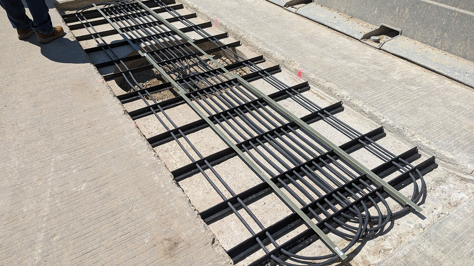 Πιλοτικό έργο επαγωγικής φόρτισης εν κινήσει χωρίς καλώδια. Πιλοτικό έργο επαγωγικής φόρτισης εν κινήσει χωρίς καλώδια.