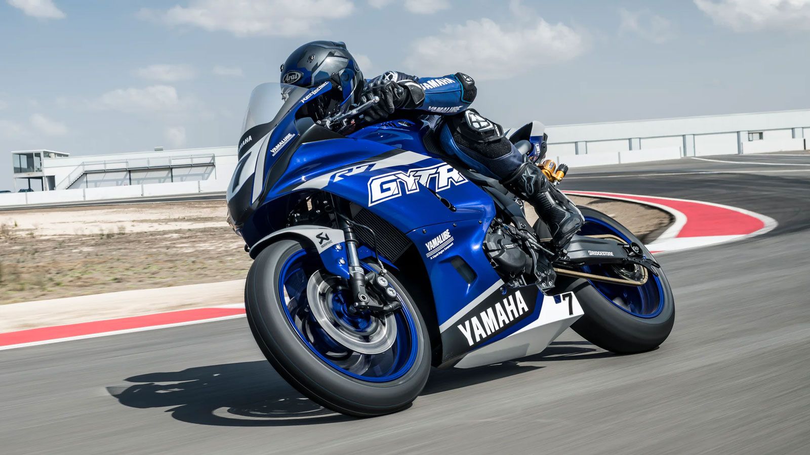 Η Ελλάδα δίνει δυναμικό παρών στο Yamaha R7 European SuperFinale 2025, που διεξάγεται από τις 18 έως 21 Σεπτεμβρίου στο ιστορικό Circuit Paul Ricard στη Γαλλία, στο πλαίσιο του αγώνα αντοχής Bol d Or.