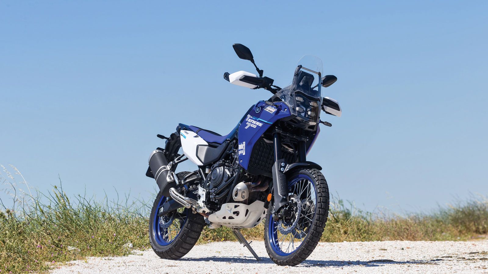 Η Yamaha αποφάσισε να φρεσκάρει την εικόνα του Ténéré για το 2025 χωρίς όμως να κάνει μεγάλες αλλαγές, καθώς το κοινό της μοτοσυκλέτας έχει δηλώσει ηχηρά την αγάπη του για την εμφάνιση 