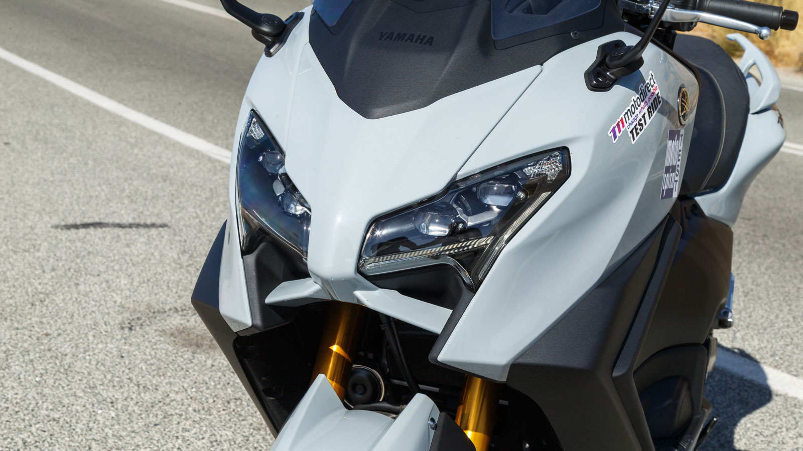 Το νέο μοντέλο παραμένει πιστό στις σχεδιαστικές αρχές του ΤΜΑΧ, με τις τροποποιήσεις να επικεντρώνονται στο μπροστινό μέρος.