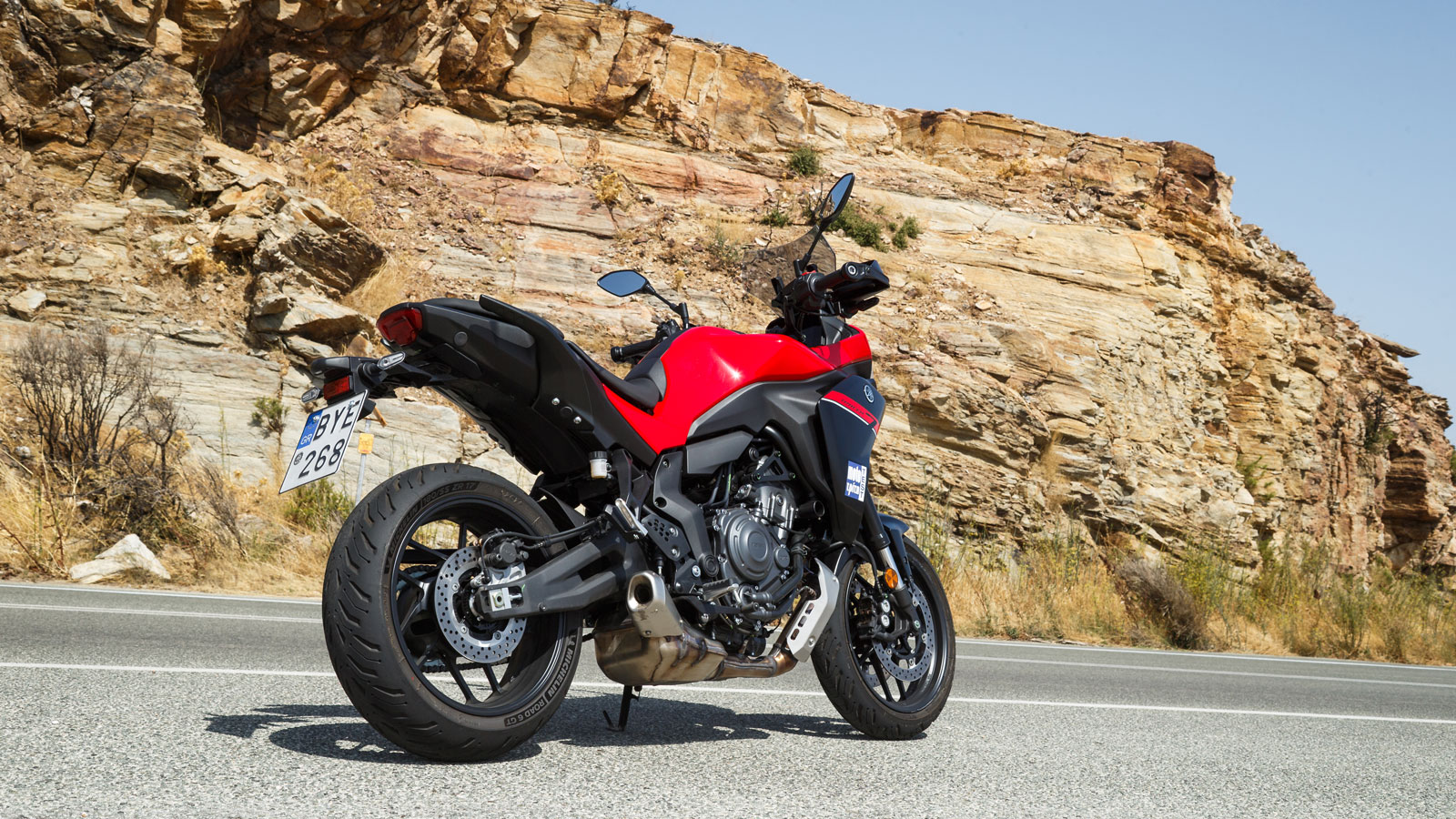 Όπως  είναι αναμενόμενο, η τιμή του Tracer 7 επιδέχεται μίας μικρής αύξησης λόγω των βελτιώσεων που έχει δεχθεί, αλλά στα 10.290 ευρώ, παραμένει ένα δίκαιο αντίτιμο για το πακέτο που προσφέρει.