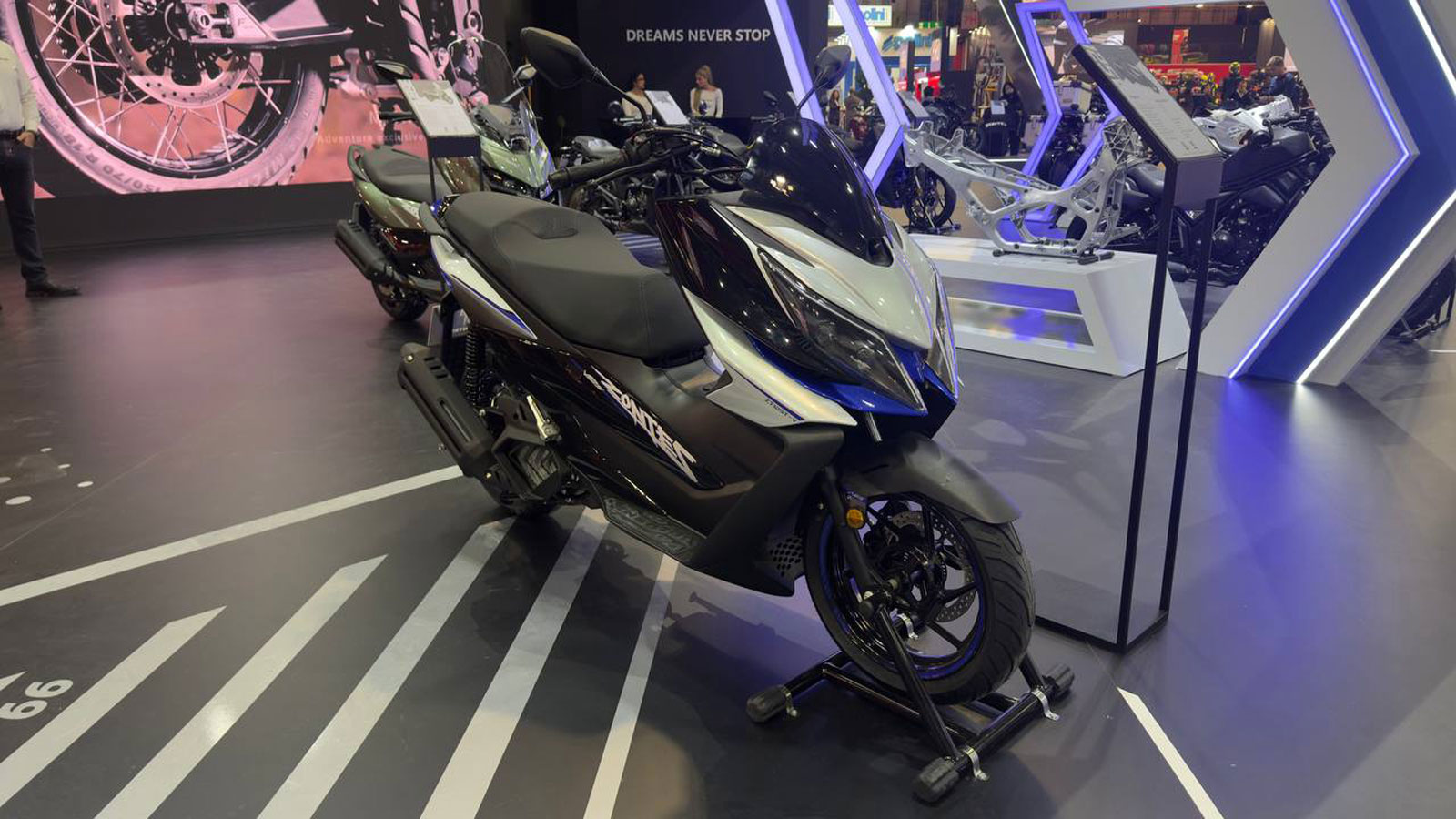 Zontes V125: Έρχεται Ελλάδα το νέο scooter με 15 ίππους και πλούσιο εξοπλισμό! Zontes V125: Έρχεται Ελλάδα το νέο scooter με 15 ίππους και πλούσιο εξοπλισμό!