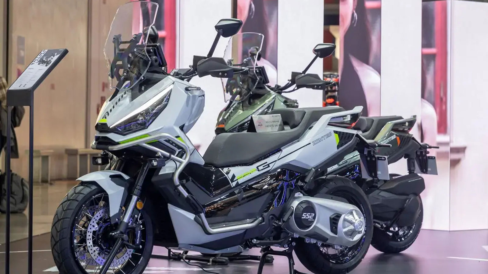 Από πρωτότυπο στην EICMA, ένα βήμα πριν από την παραγωγή Από πρωτότυπο στην EICMA, ένα βήμα πριν από την παραγωγή