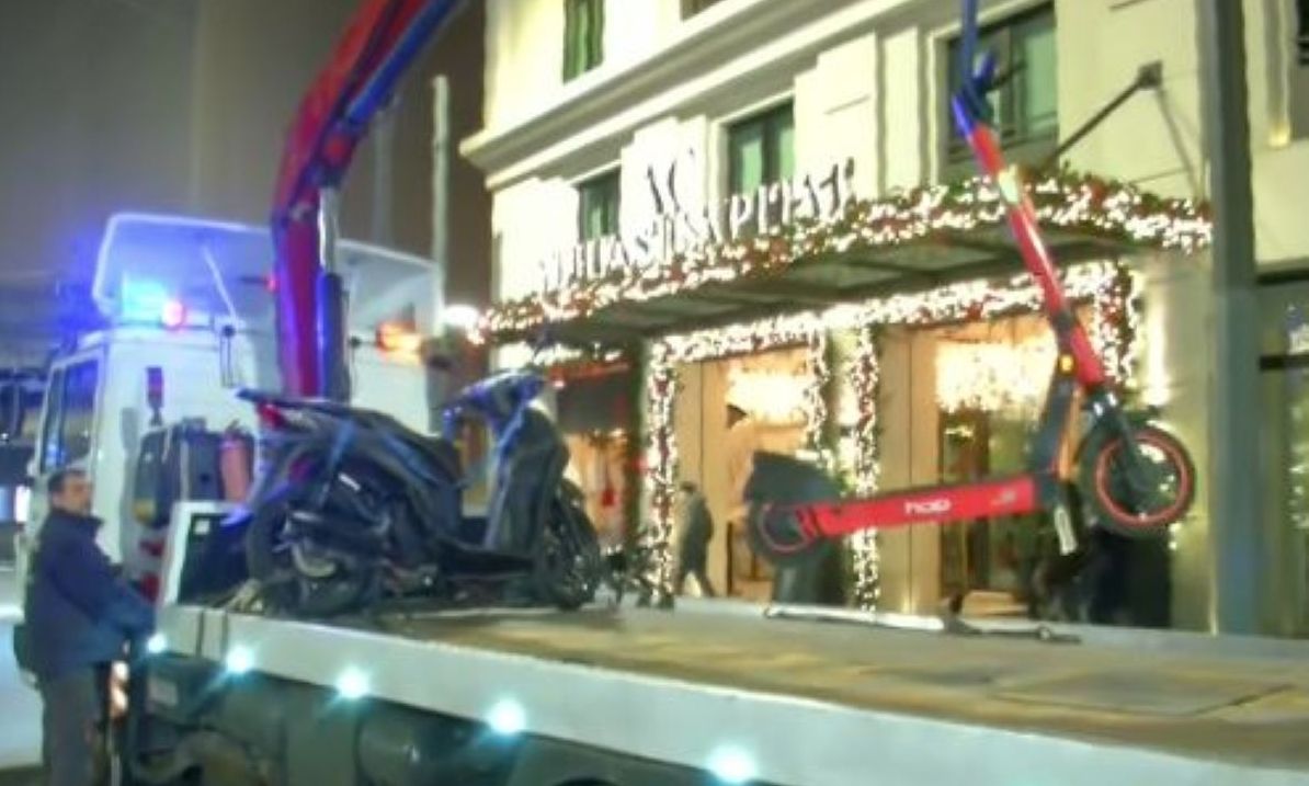 Το βράδυ της Κυριακής η τροχαία «σήκωσε» με τους γερανούς μέχρι και..ηλεκτρικά πατίνια. 