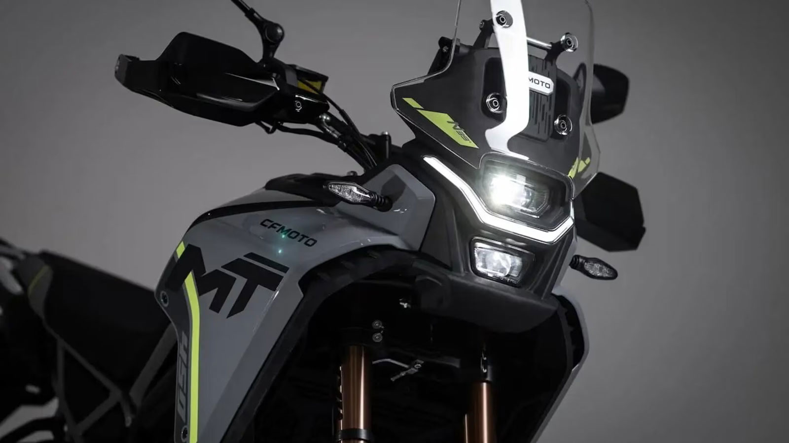 CFMOTO 550MT CFMOTO 550MT