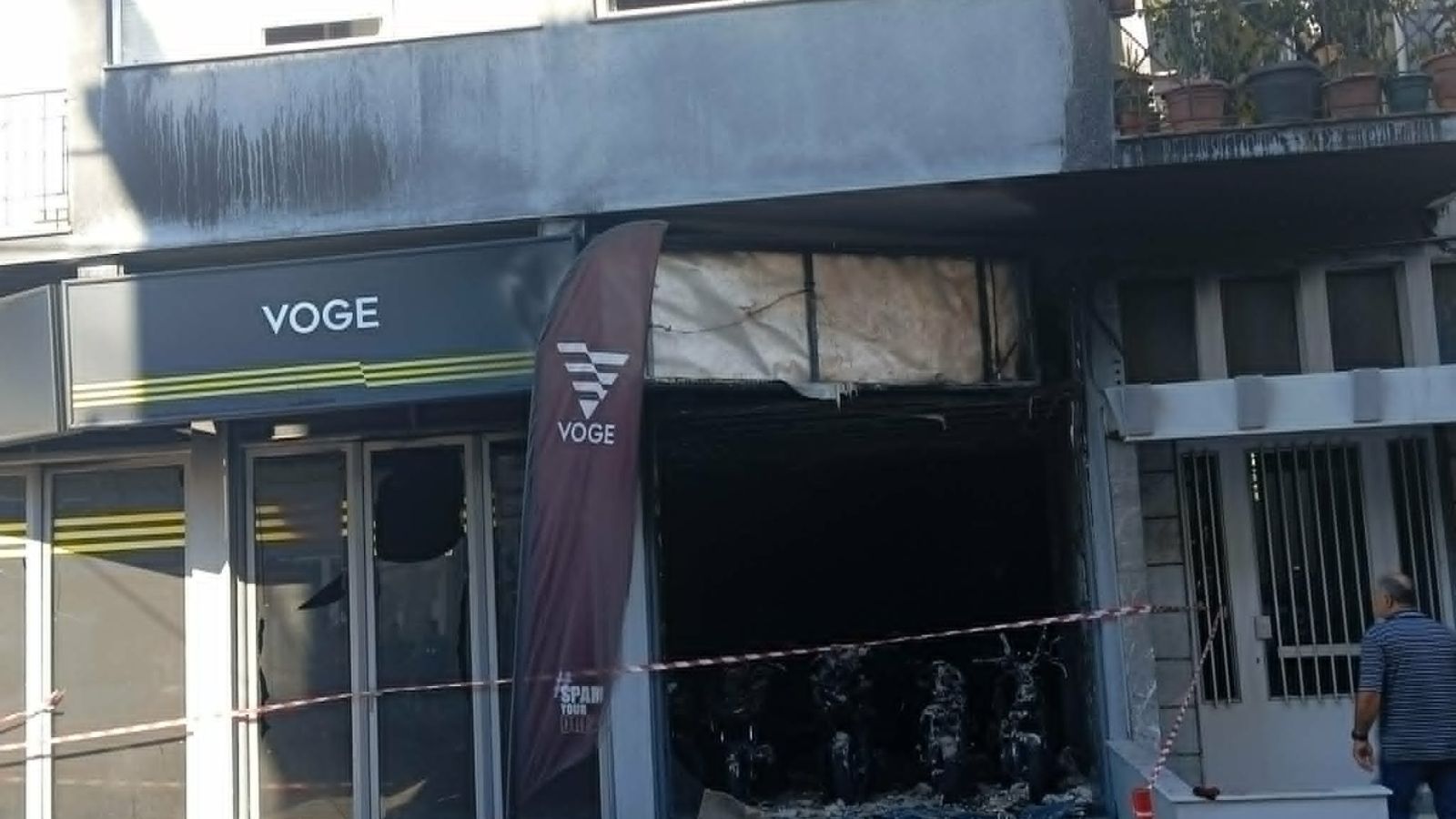 Χίος: Πυρκαγιά κατέστρεψε αντιπροσωπεία μοτοσυκλετών 