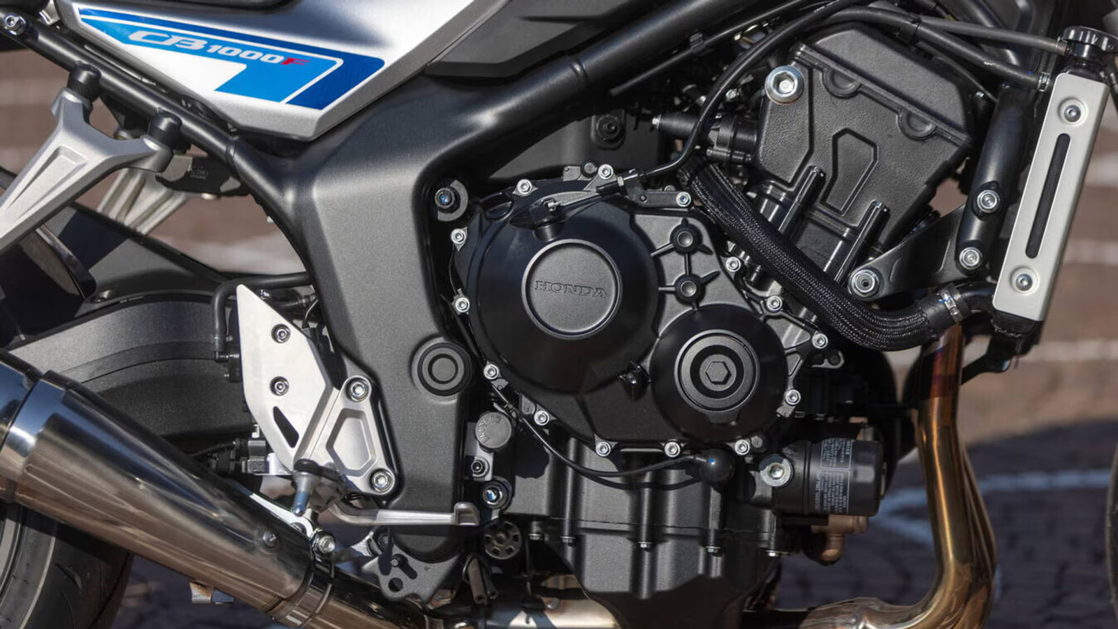 Honda: Γιατί χρειάστηκε να δοκιμάσει 100 εξατμίσεις σε μία μοτοσυκλέτα; Honda: Γιατί χρειάστηκε να δοκιμάσει 100 εξατμίσεις σε μία μοτοσυκλέτα;