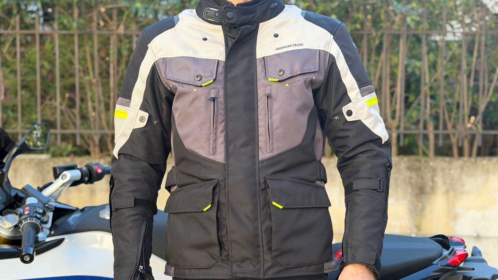 Το μπουφάν Nordcode Dust.
