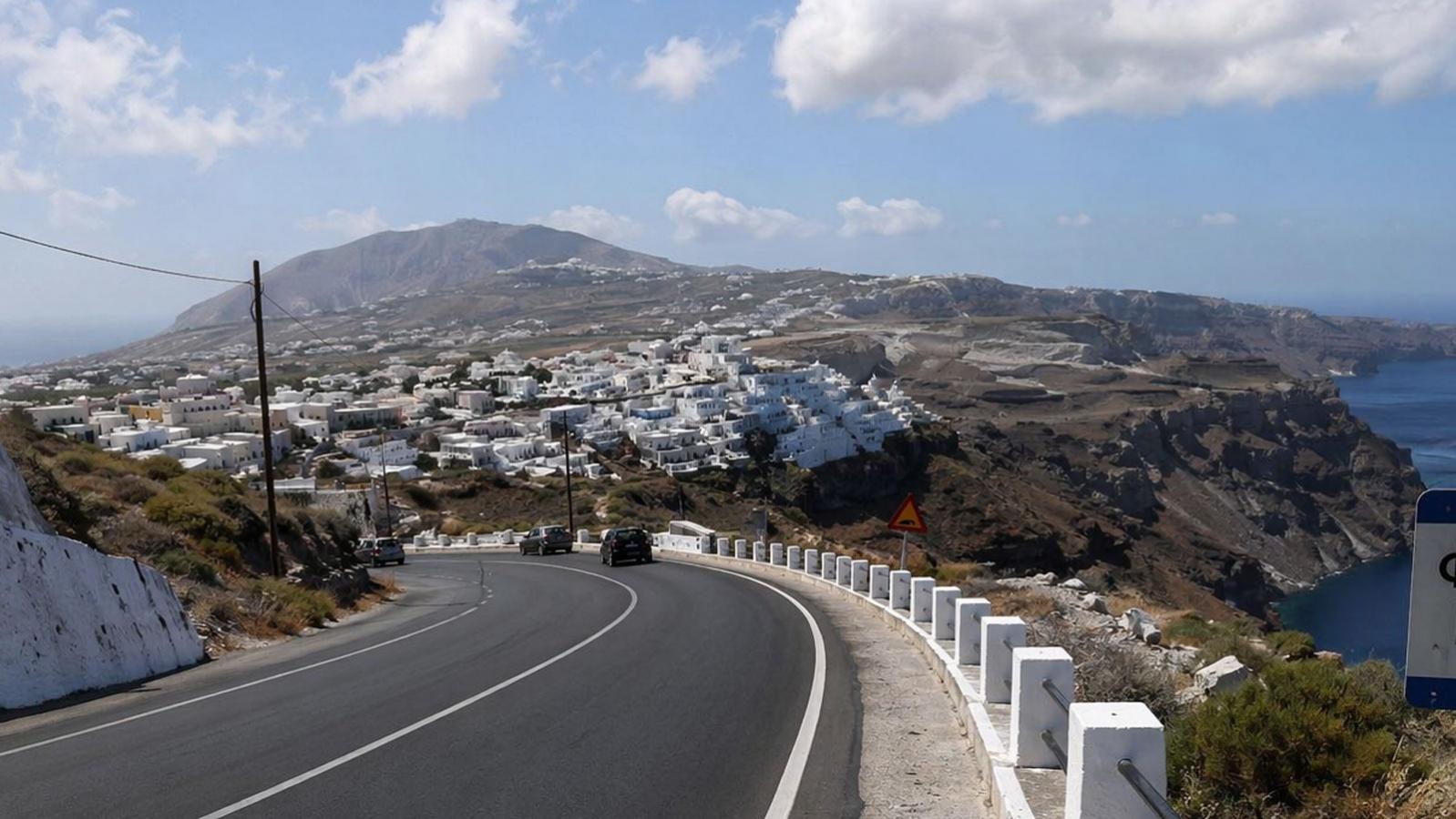 Στο επίκεντρο των παρεμβάσεων βρίσκεται ο βασικός οδικός άξονας Φηρών – Πύργου, ένας δρόμος με έντονη κίνηση οχημάτων και πεζών, όπου βρίσκεται και μία από τις μεγαλύτερες ευθείες του νησιού.