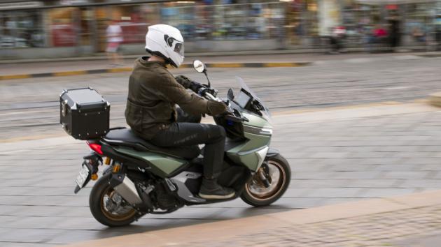 Panthette 125/300:Πόσα scooter ξέρεις με κάμερα και θερμαινόμενα σε τέτοια τιμή; Panthette 125/300:Πόσα scooter ξέρεις με κάμερα και θερμαινόμενα σε τέτοια τιμή;