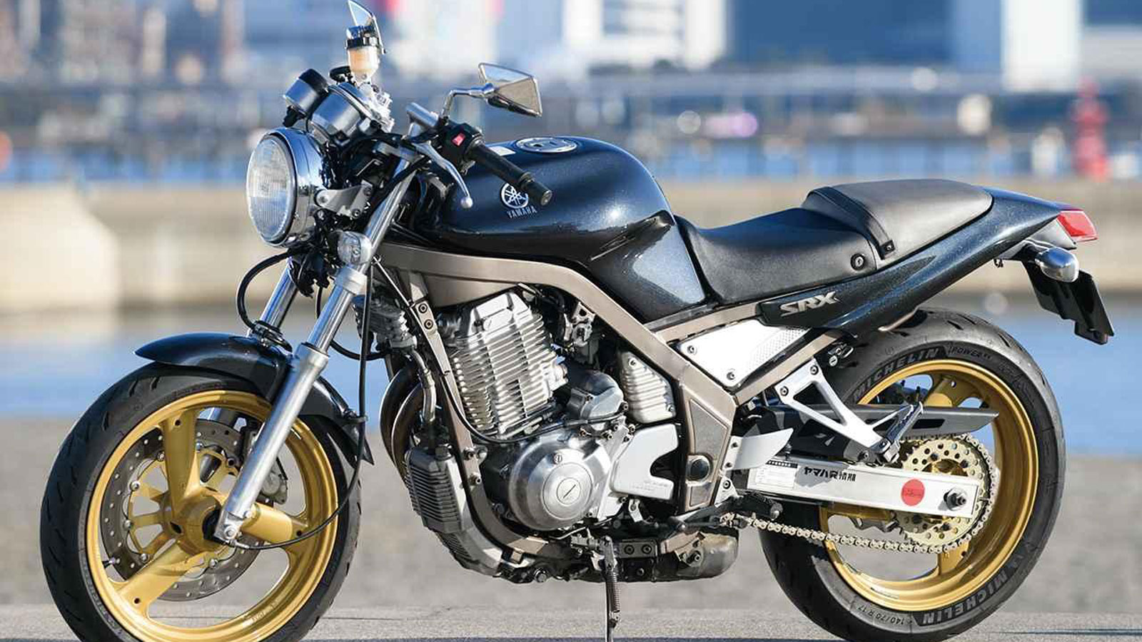 Yamaha SRX 600 Yamaha SRX 600